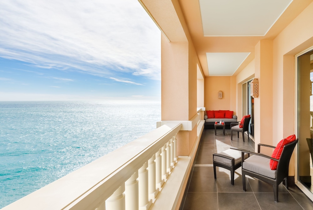 Prestige Superior room, sea view thumbnail 5