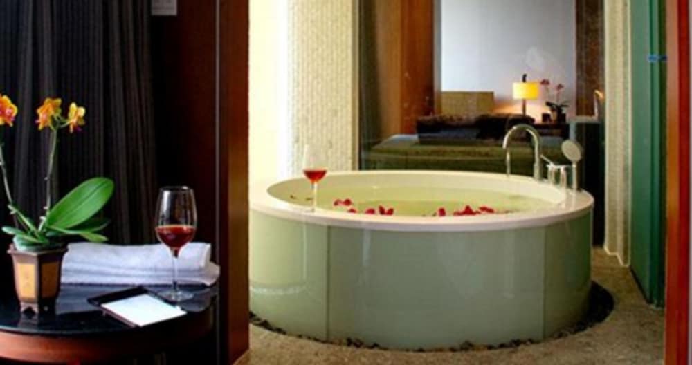 Deluxe Suite, Lake View photo 2
