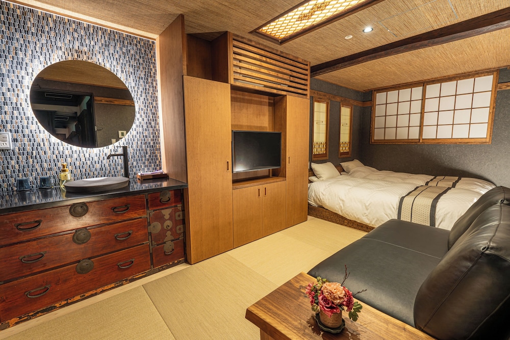 KOTO(2 beds, No Bath, Non-Smoking)