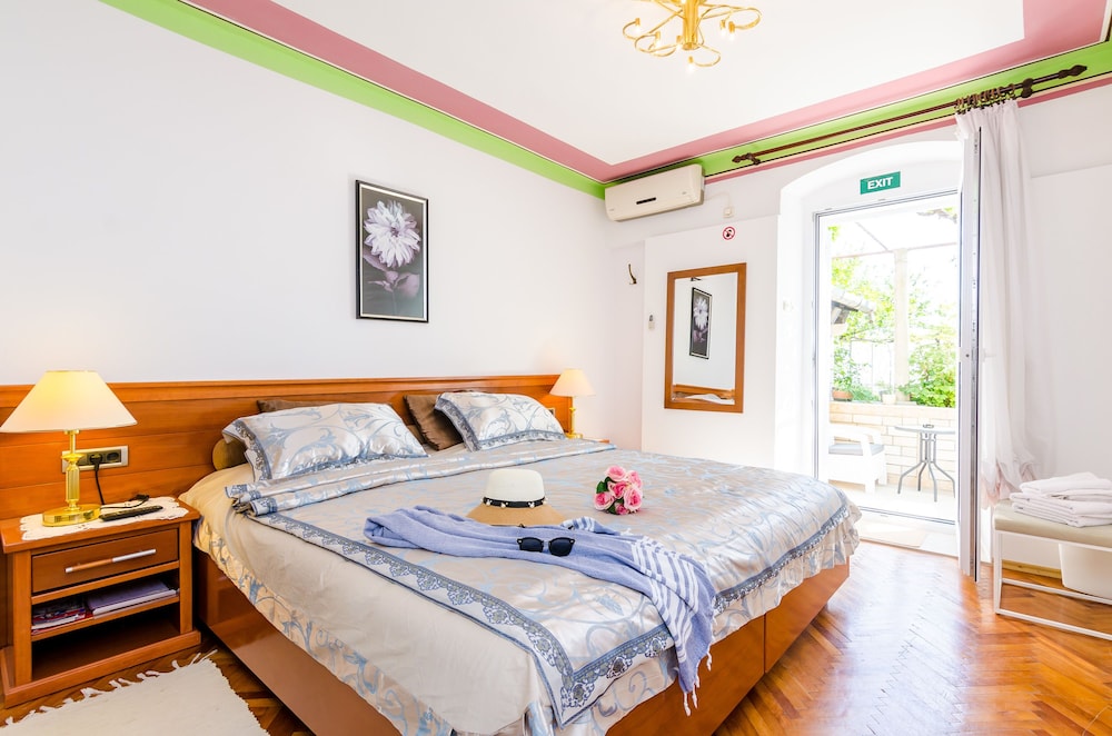 Studio (Studio with Terrace)