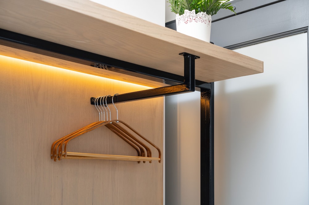 Majestic Midtown Escape: 2 Queens