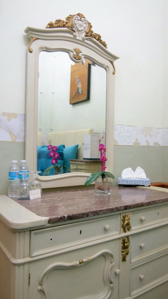 Junior Suite, 1 Bedroom, Private Bathroom, Courtyard Area photo 3