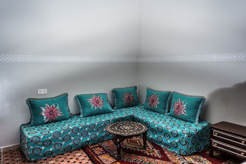 Deluxe Room - Photo 15