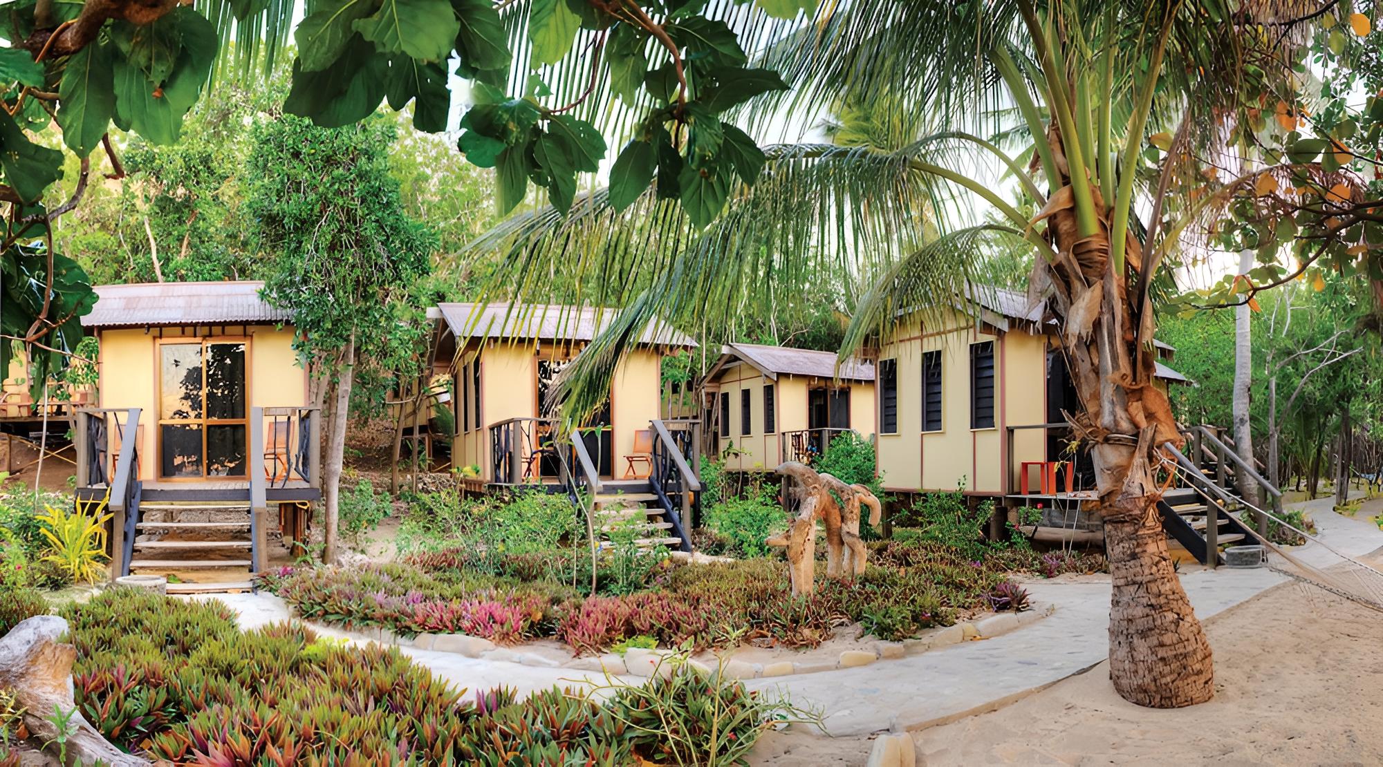 Basic Tree House - Photo 1