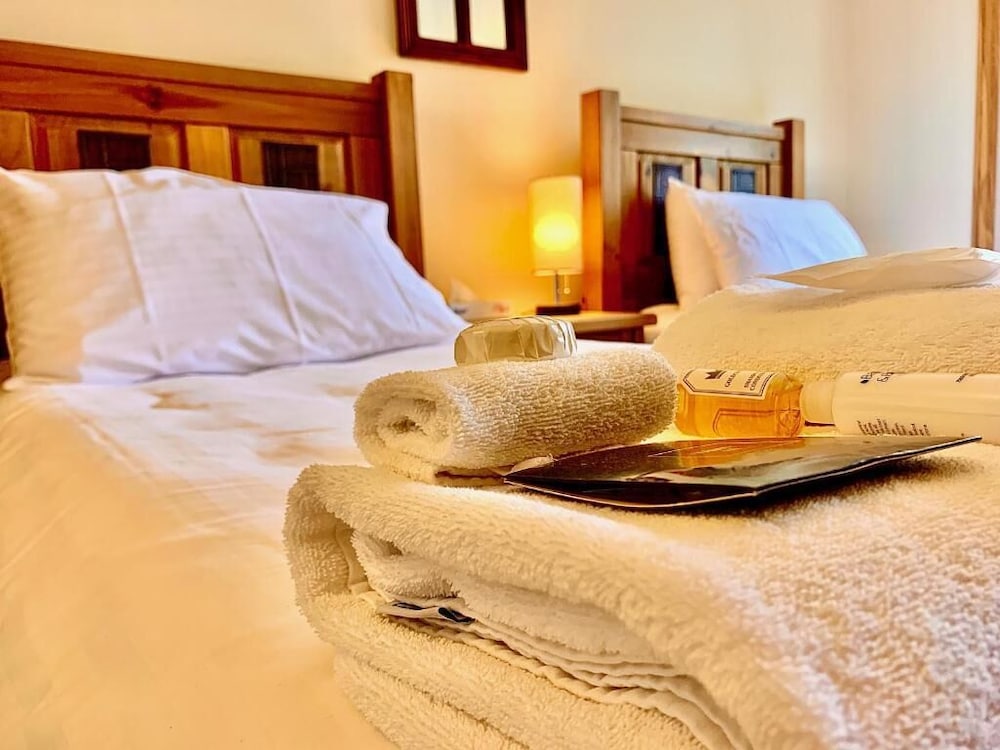 Standard Twin Room - Photo 2