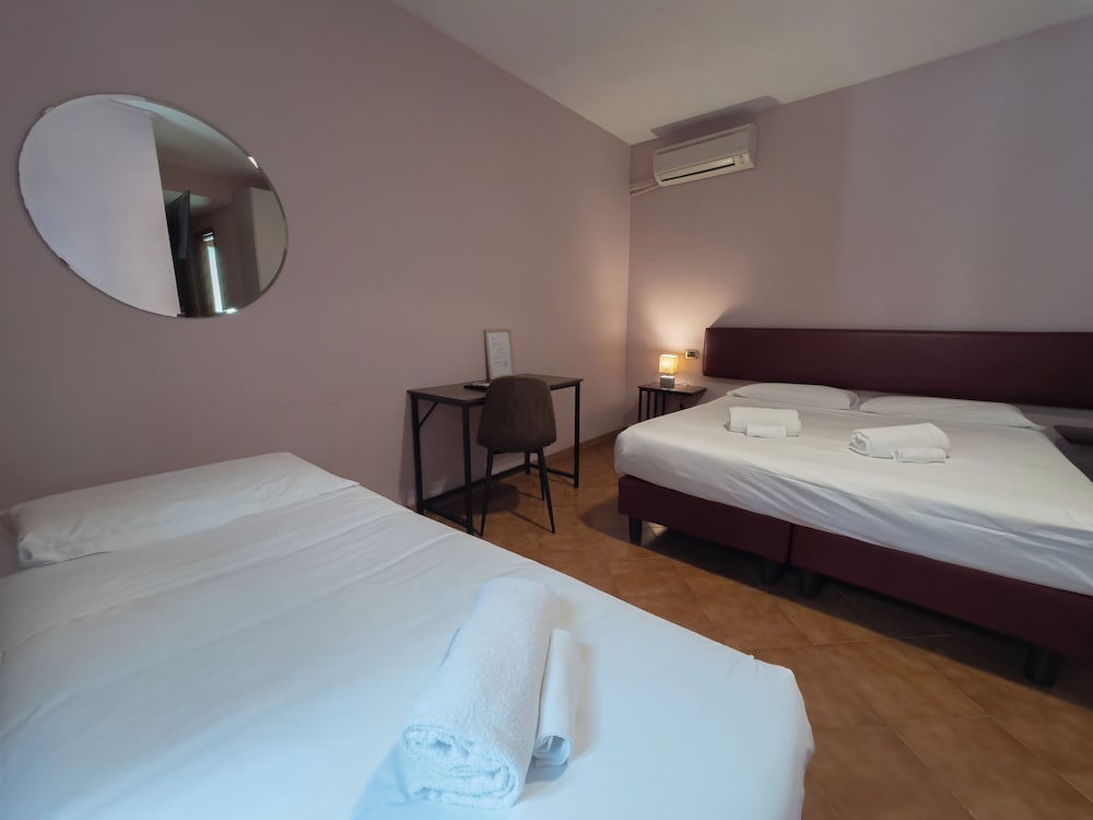 Basic Quadruple Room photo 1