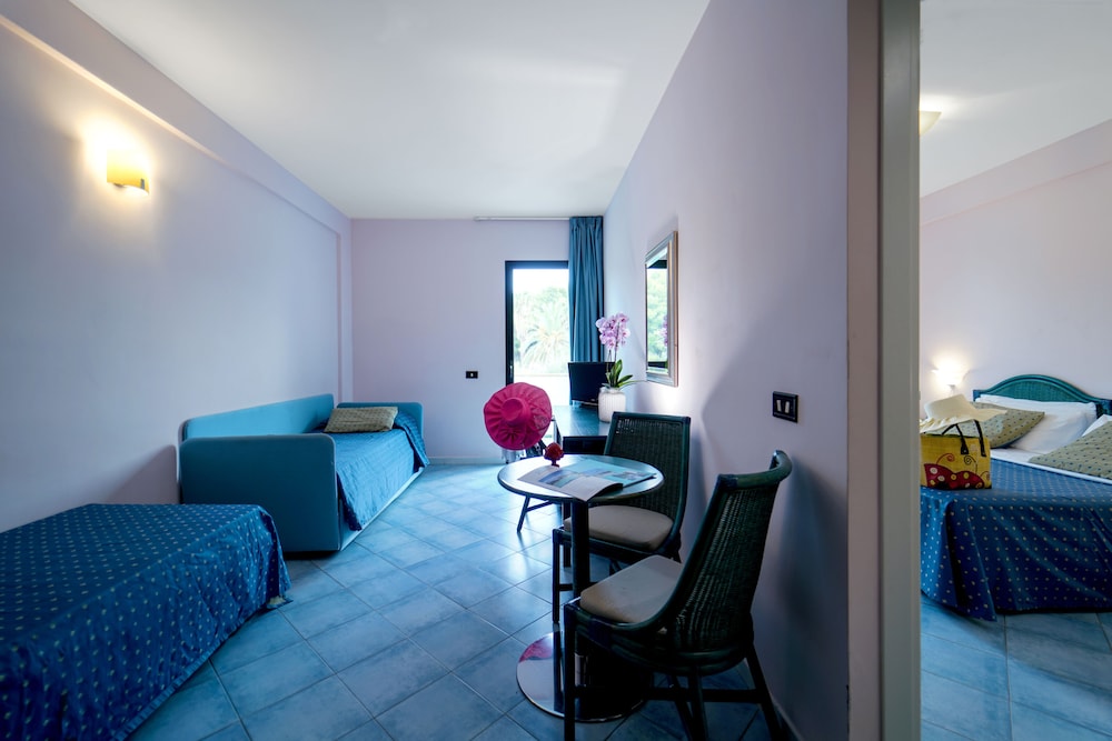 Standard Room photo 2