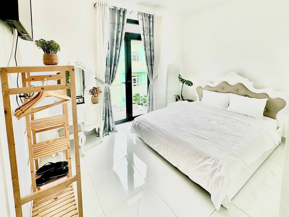 Superior Room, 1 Queen Bed, Balcony