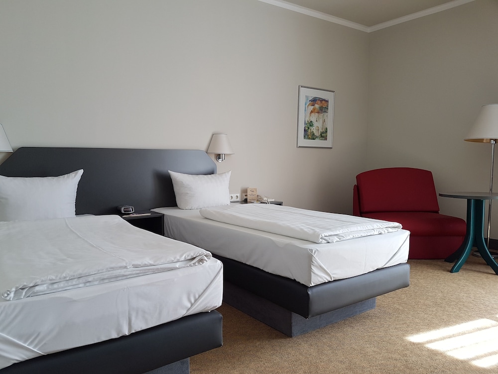 Single Room, 2 Twin Beds photo 2