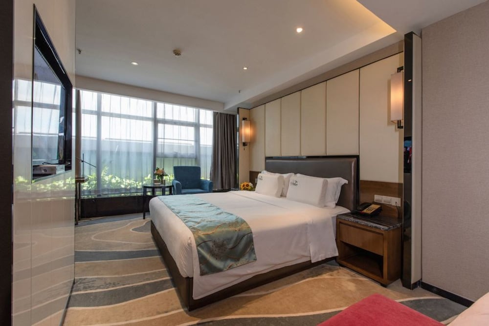 Superior Single Room, City View photo 2