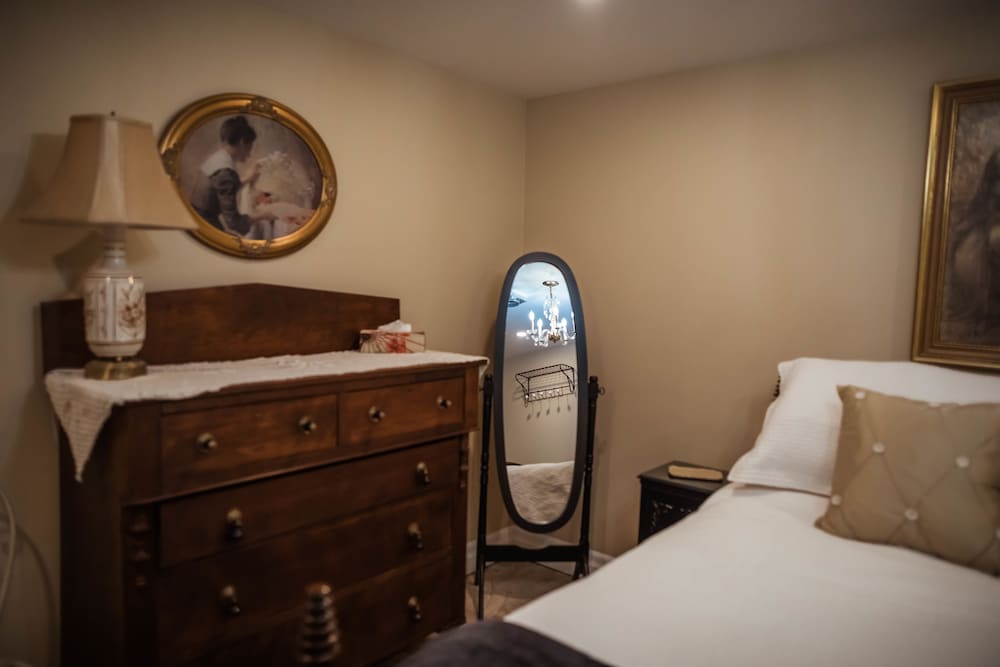 Deluxe Double Room (The Smith Room)