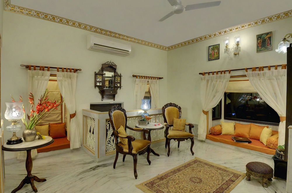 UDAI SUITE - Photo 5