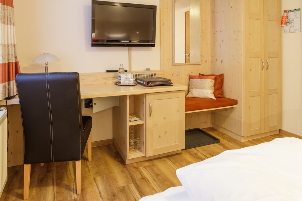 Standard Double Room photo 2
