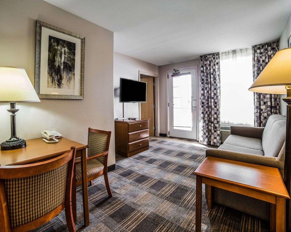 Suite, Multiple Beds, Accessible, Non Smoking - Photo 11