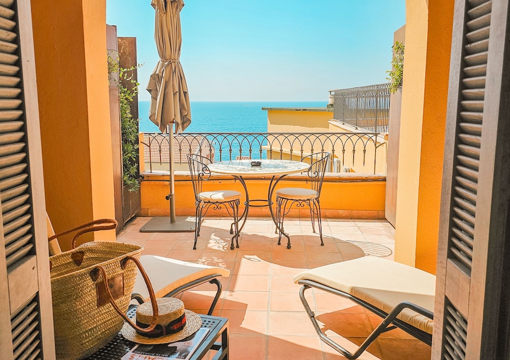 Superior room with full sea view thumbnail 6