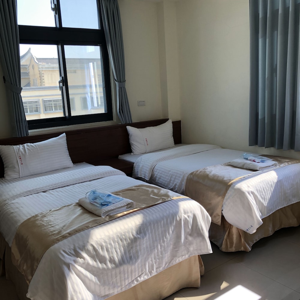 Standard Twin Room photo 2