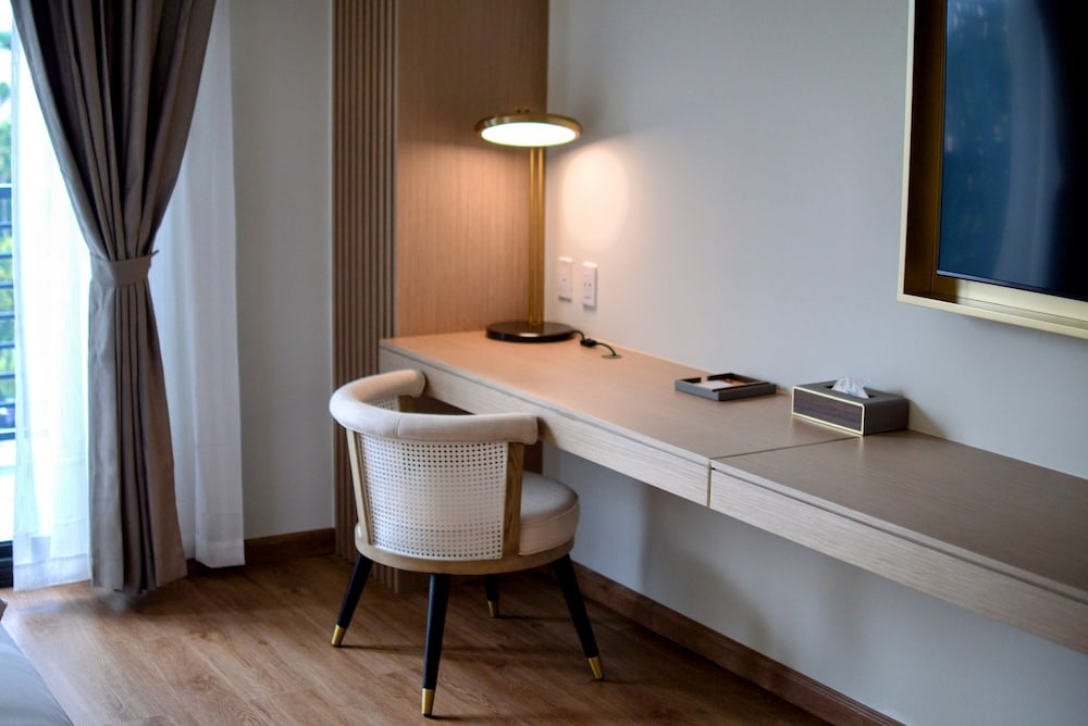 Room, 2 Double Beds, Non Smoking, Balcony - Photo 12