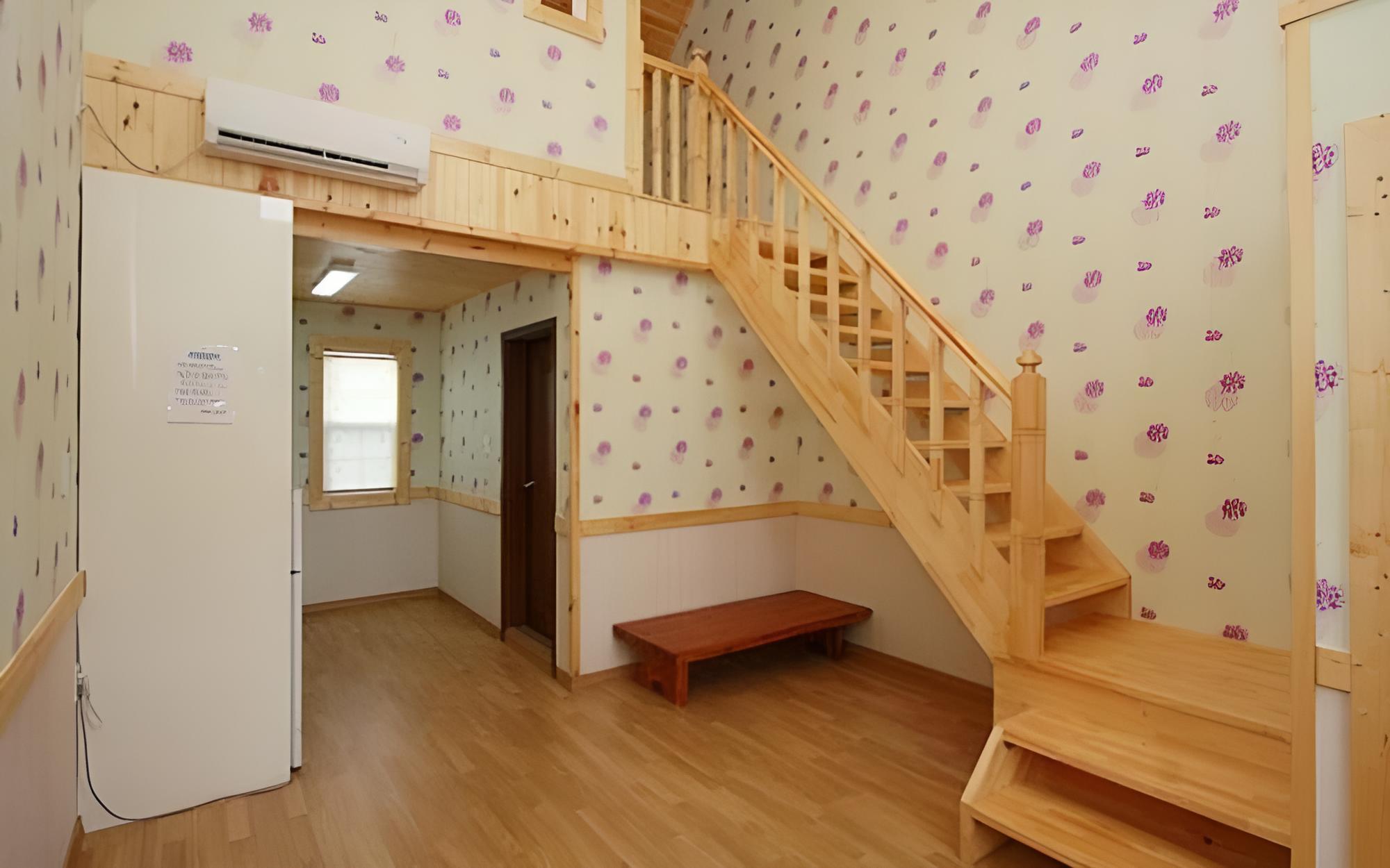Room (Room 104) - Photo 6
