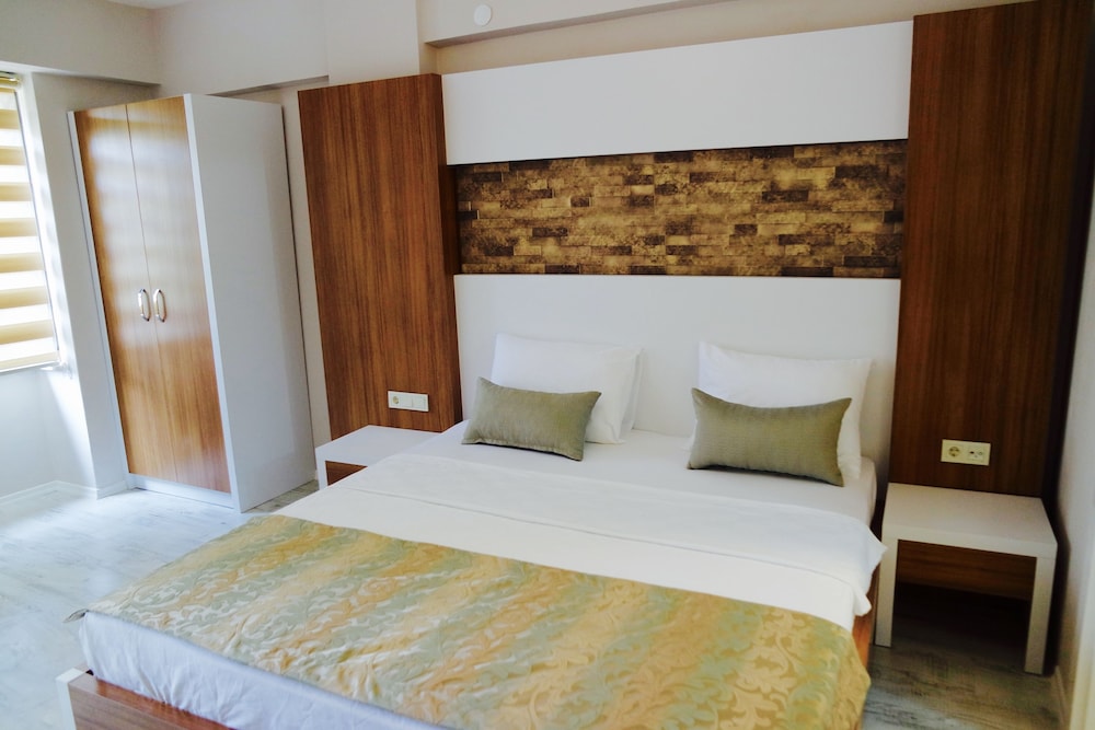 Apartment (Ground Floor) - Photo 1