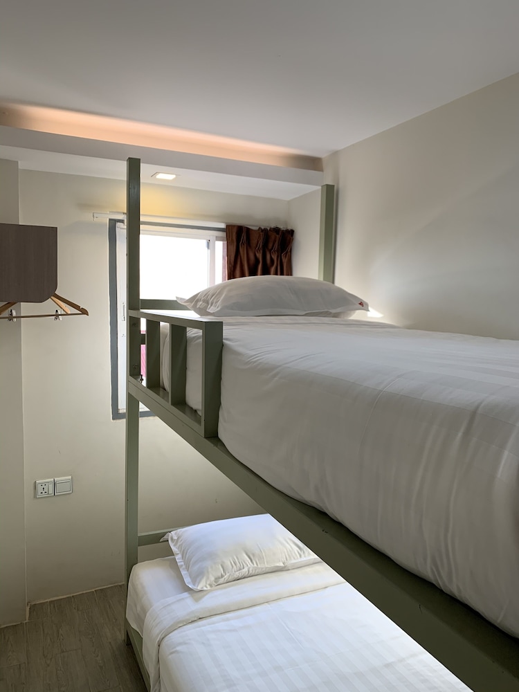 Railway Twin Room photo 2