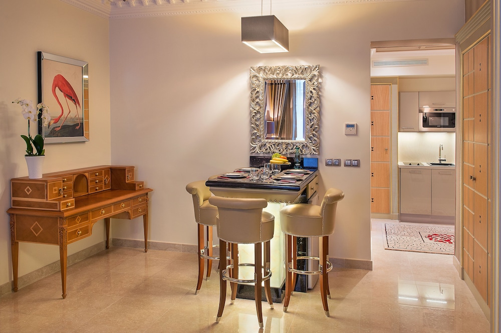Executive Suite photo 3