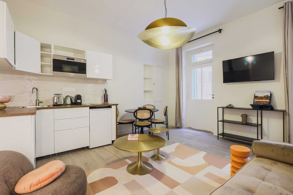 Apartment photo 2