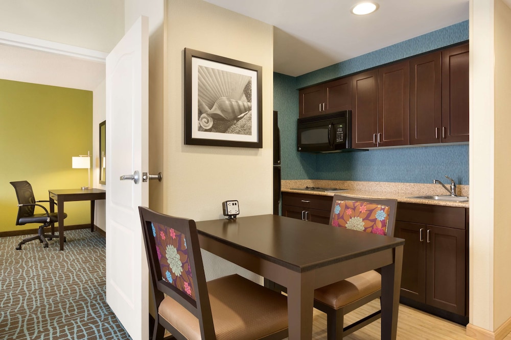 Suite, Accessible, Non Smoking - Photo 6