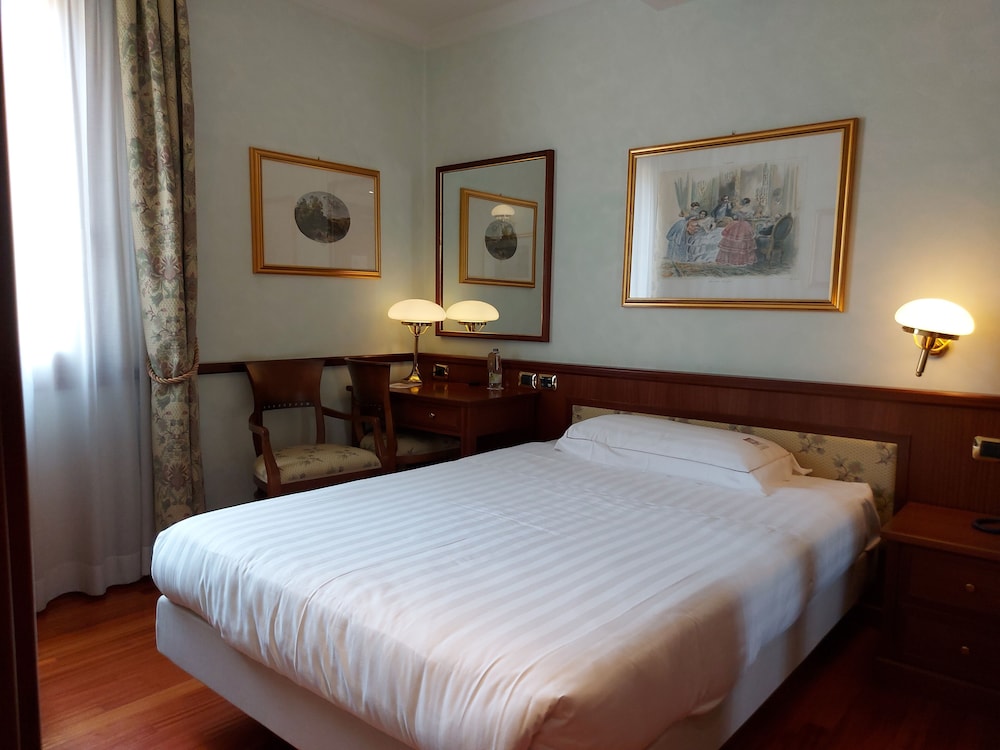 City Room photo 1