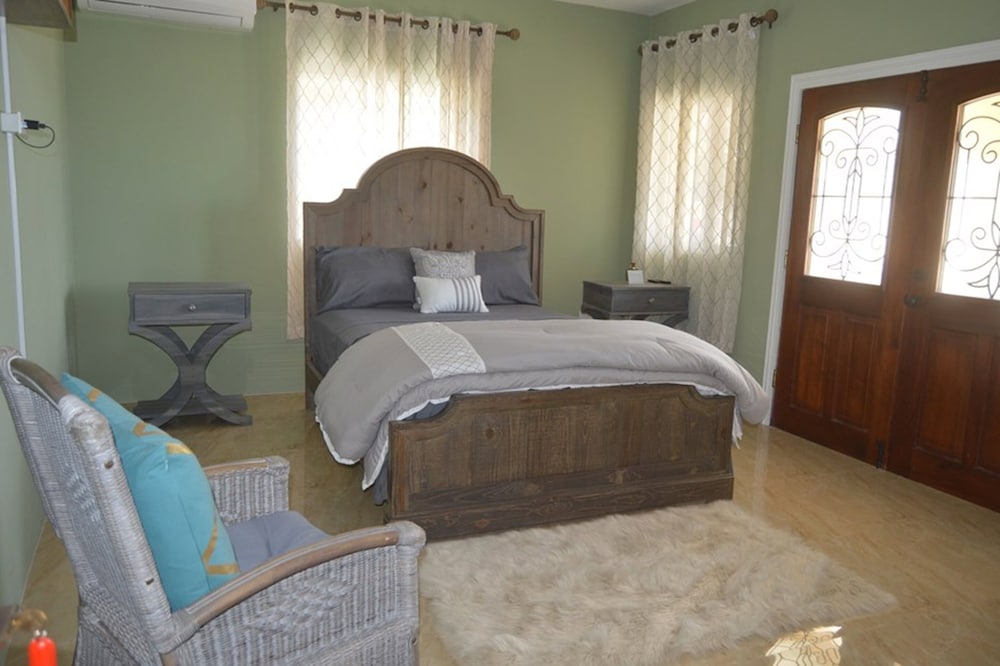 Luxury House photo 2