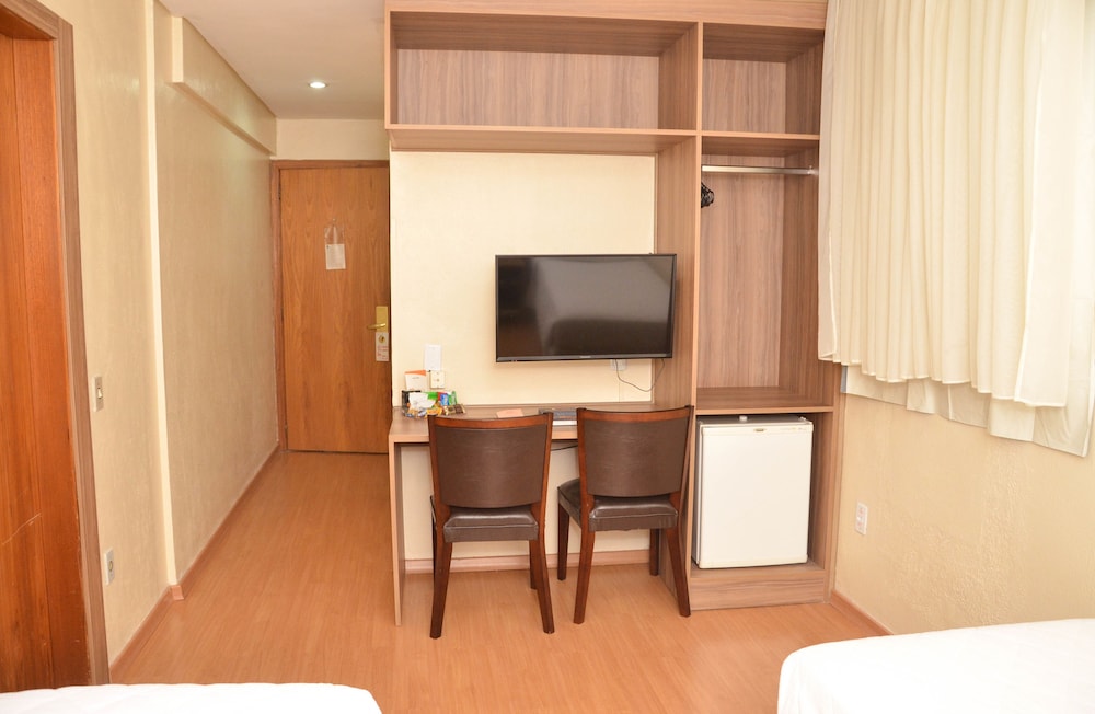 Standard Twin Room - Photo 2