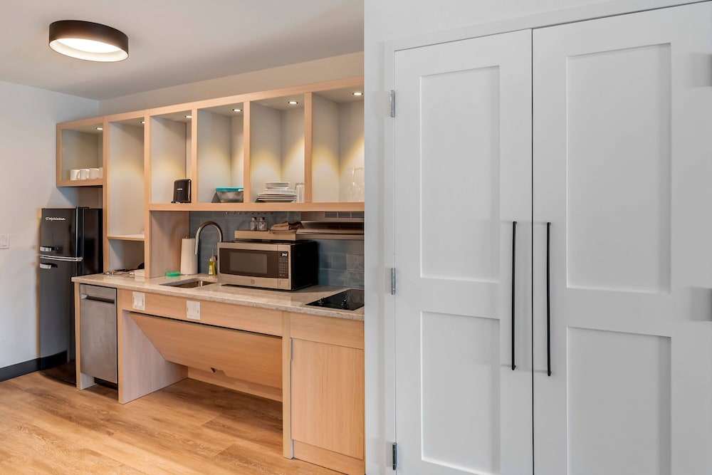 Classic Studio Suite, 2 Queen Beds (Hearing Accessible) - Photo 3