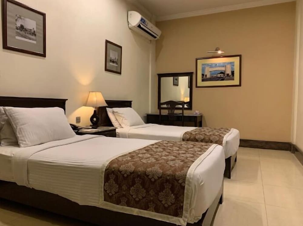 Deluxe Double or Twin Room photo 2