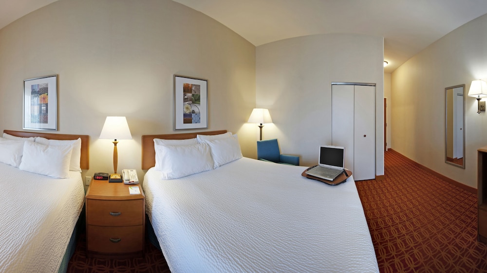 Suite, 1 Bedroom - Photo 2