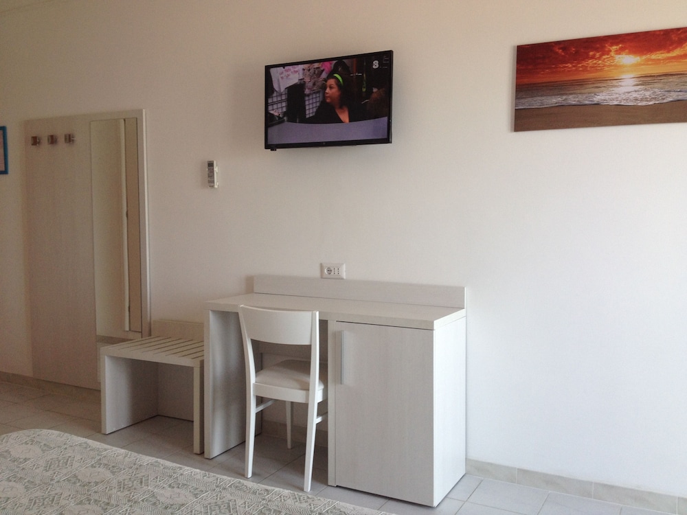 Superior Triple Room, Sea View photo 2