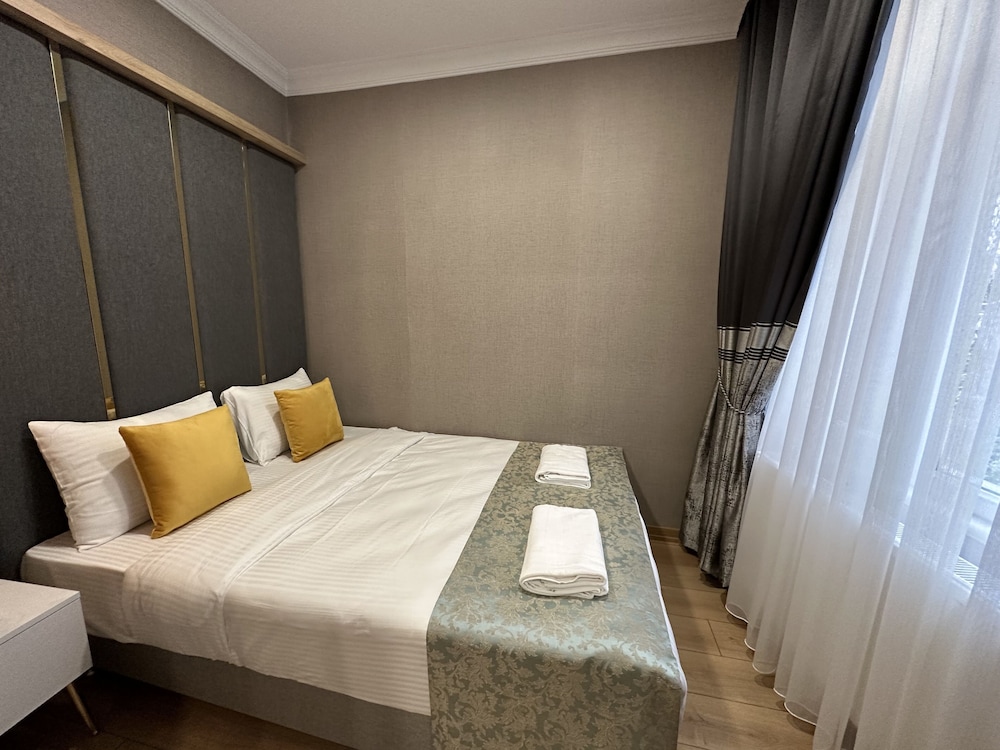 Family Suite with Balcony photo 2