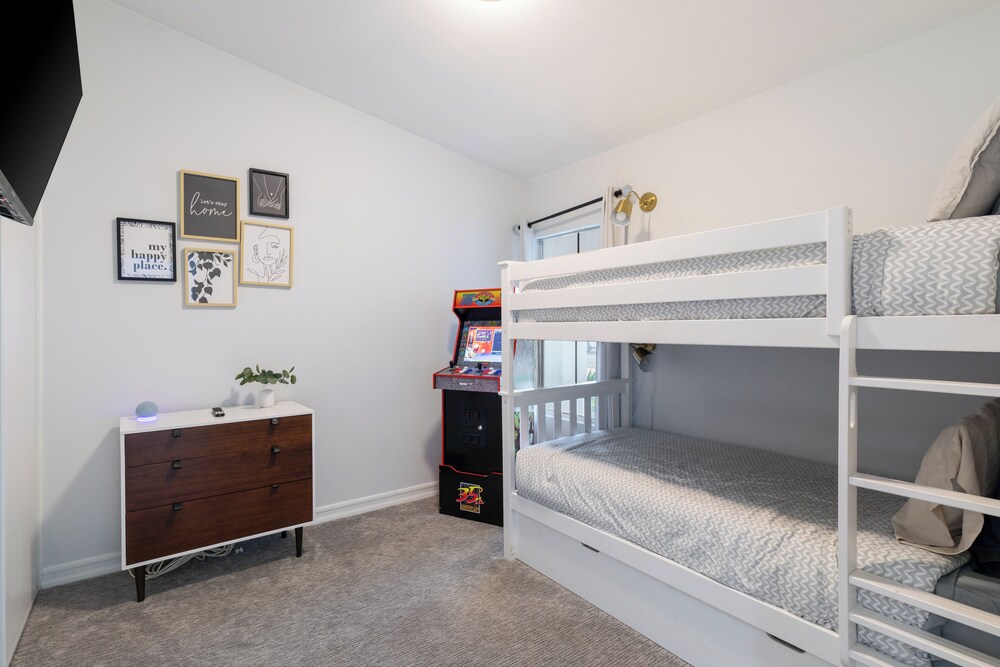 House (4 Bedrooms) photo 2