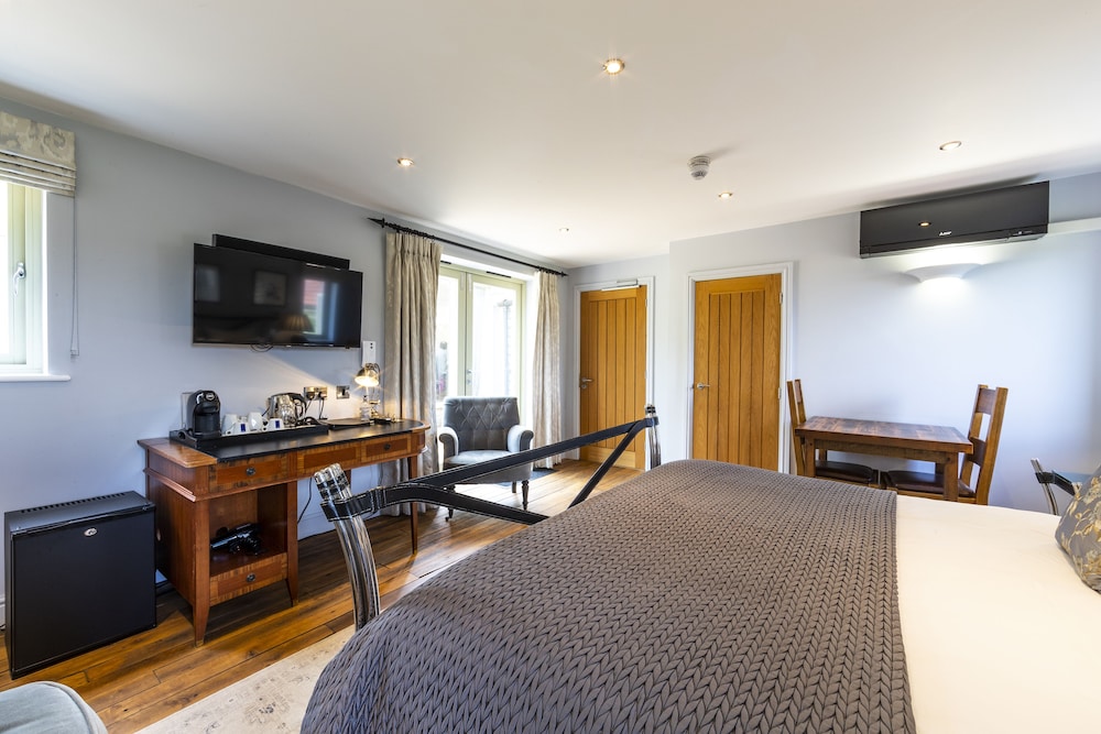 Superior Double Room, Ensuite (Wyton ) photo 2