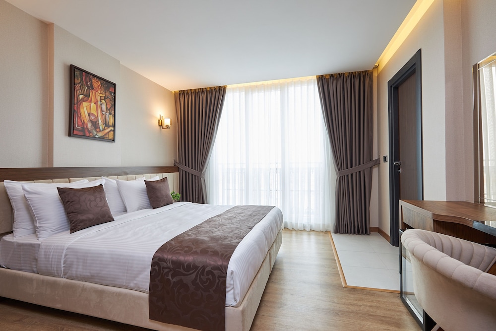 Deluxe Room, Balcony - Photo 3