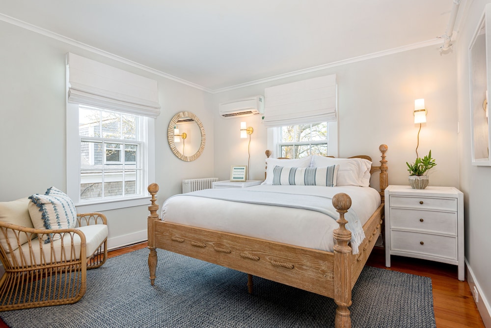 Deluxe Room, 1 Queen Bed