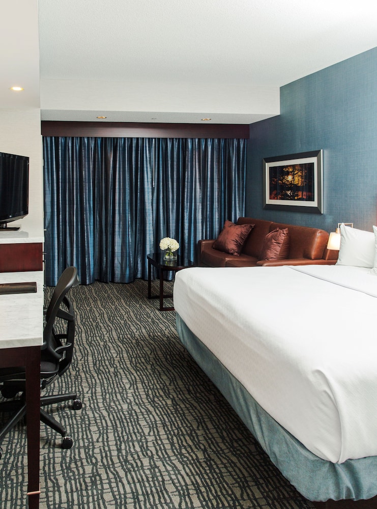 Room, 1 King Bed with Sofa bed, Accessible (Communications) photo 3