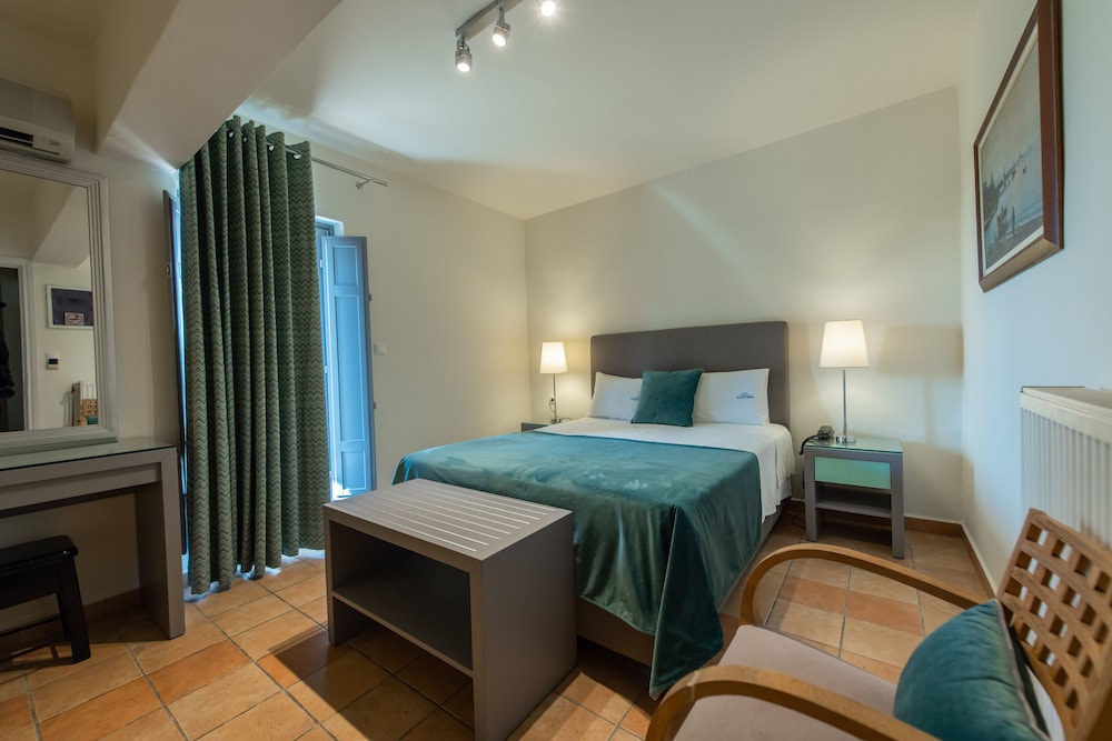 Standard Room, Partial Sea View photo 3