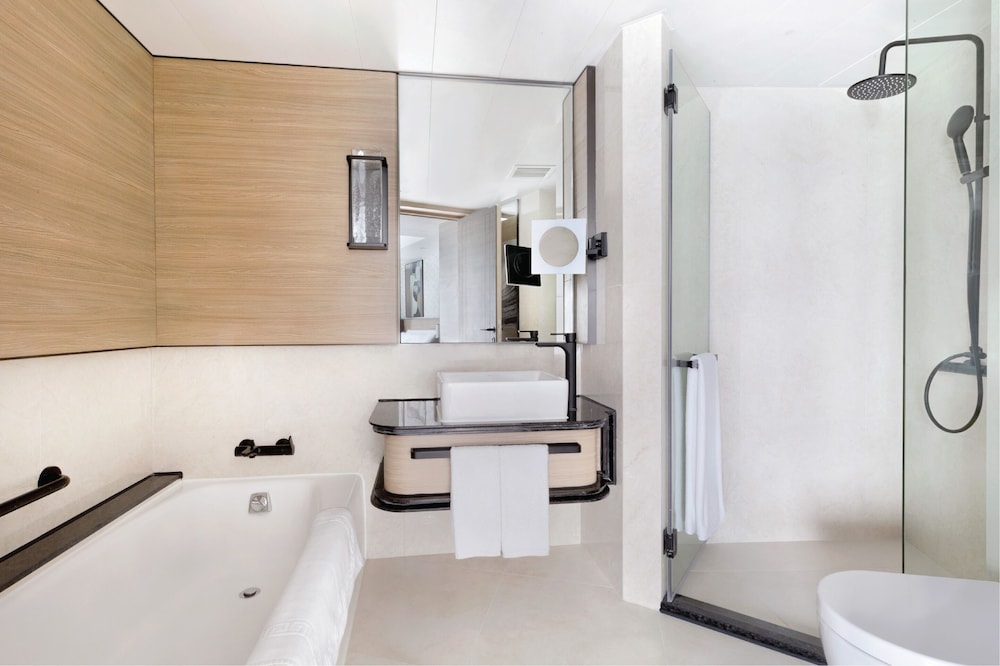 Deluxe Harbourview Room
