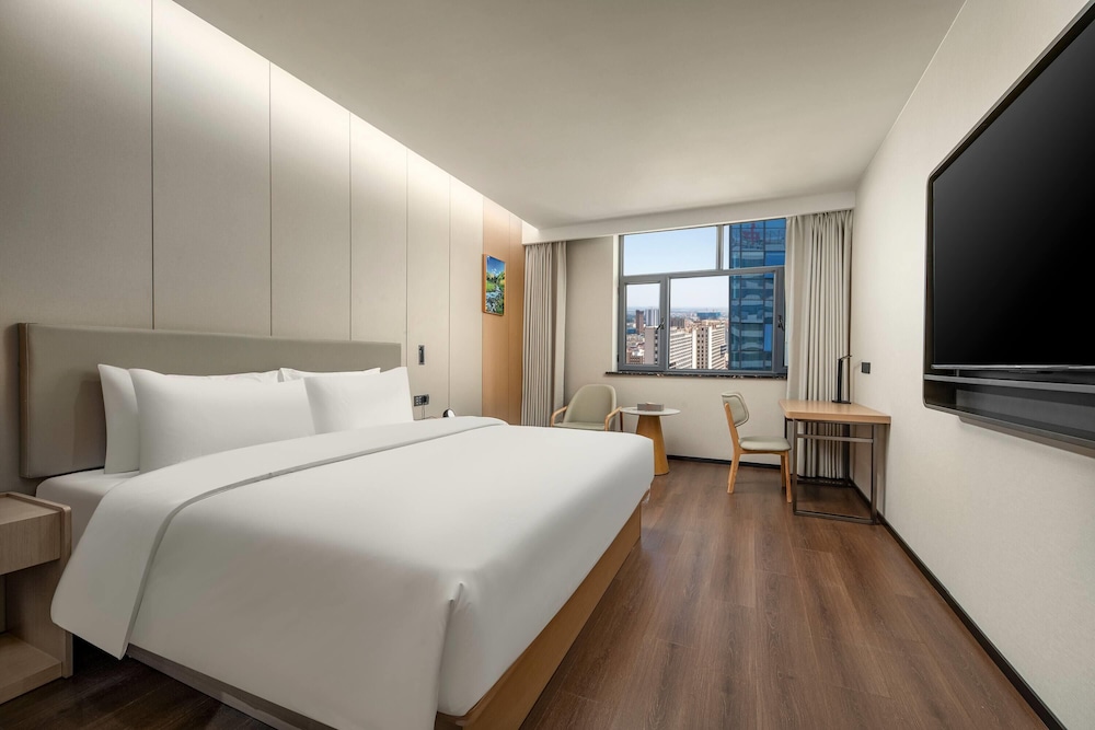 Superior Room, 1 King Bed, Non Smoking photo 1