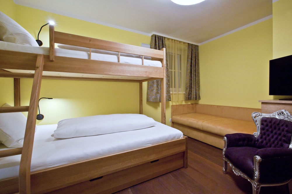 Luxury Suite photo 2