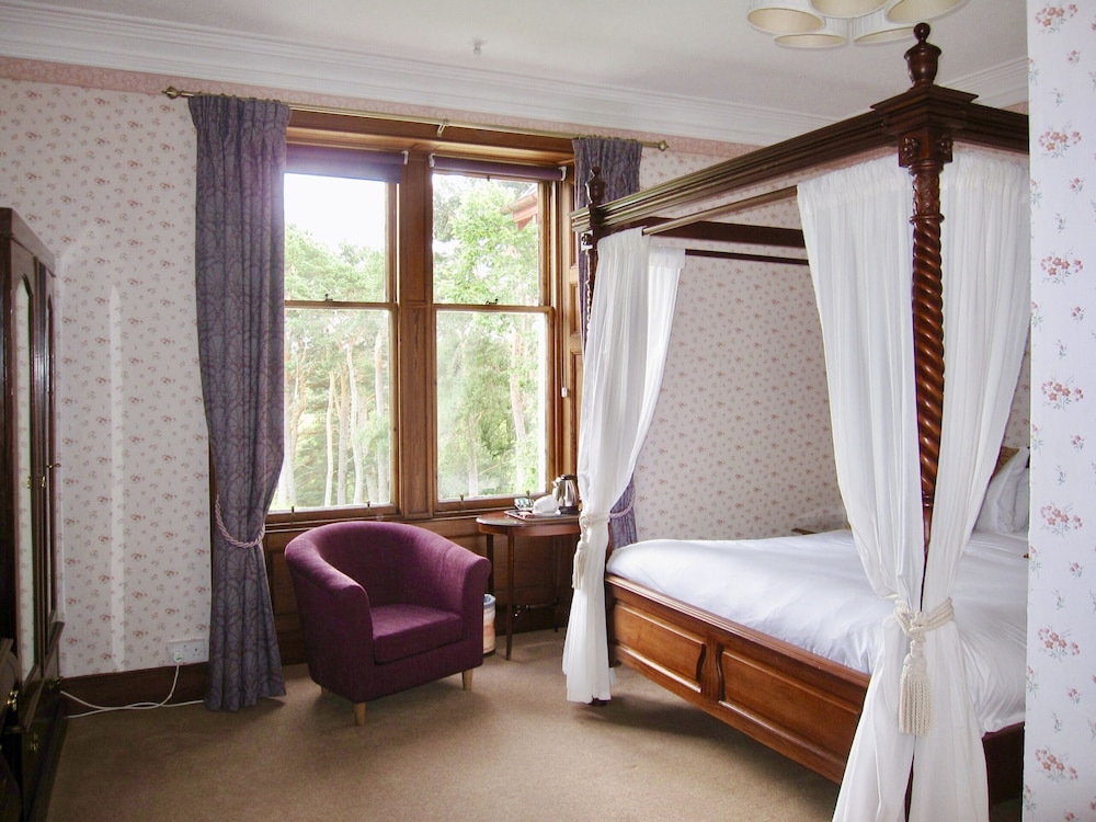 Superior Double Room, Ensuite (Four Poster) photo 3