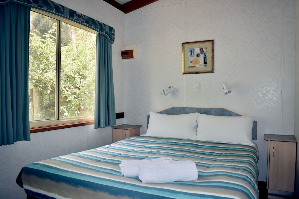 Family Cabin, 2 Bedrooms photo 2