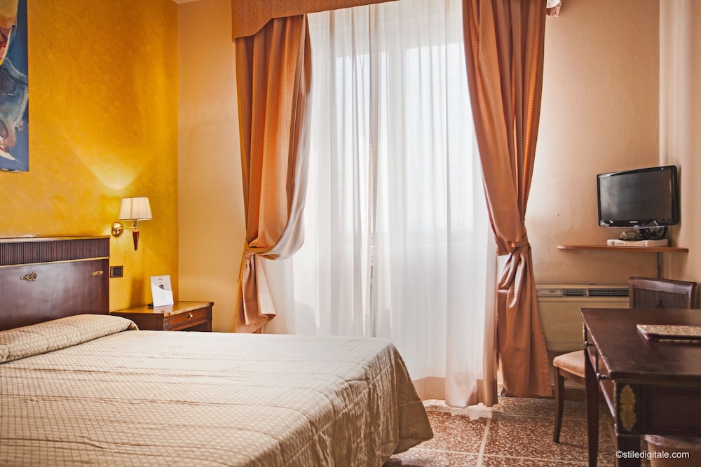 Economy Room - Photo 8