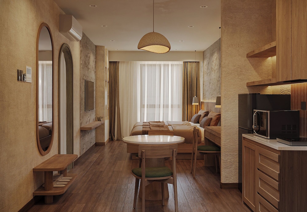 Deluxe Double Room, Multiple Beds, Kitchen, City View