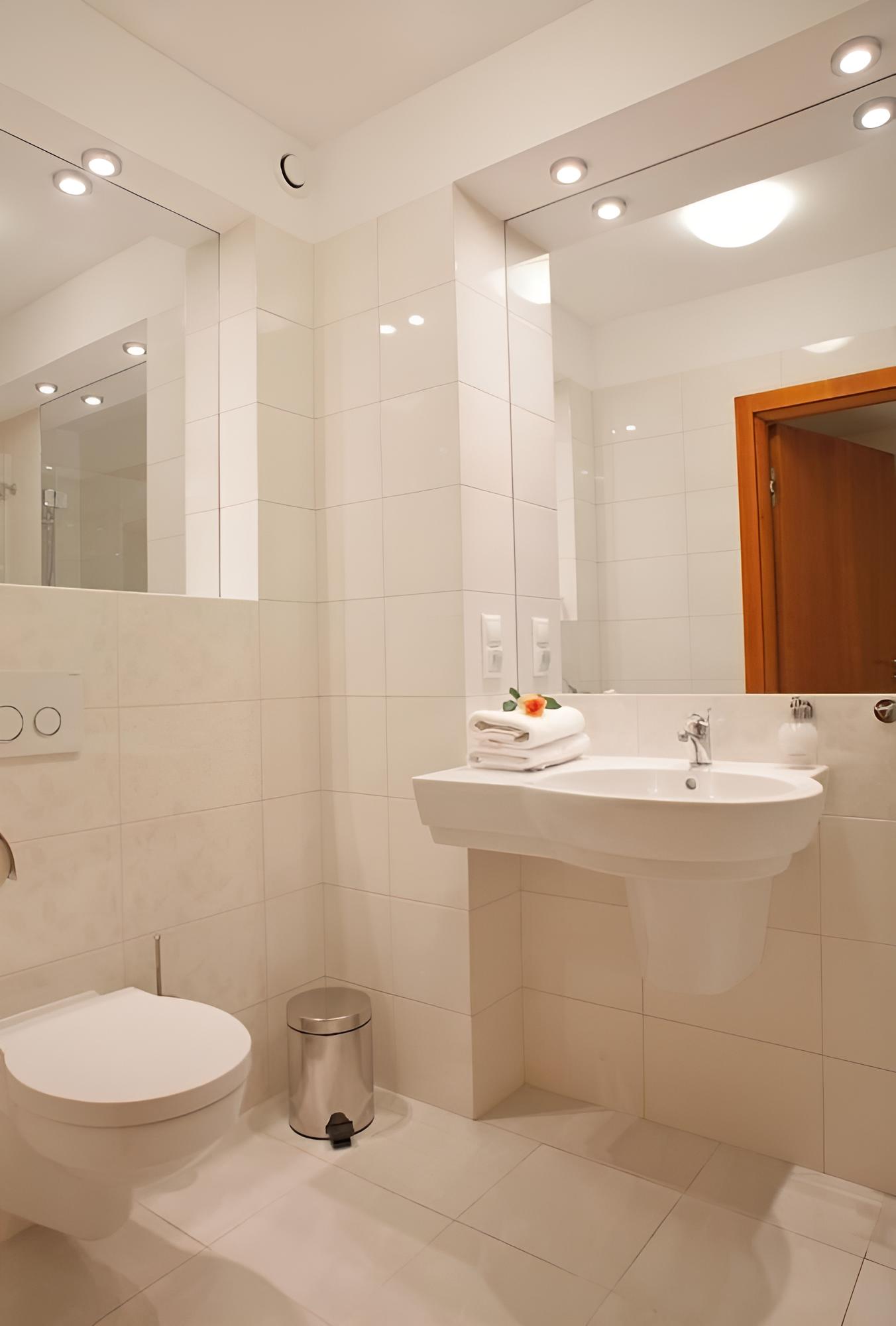 Basic Double or Twin Room photo 3