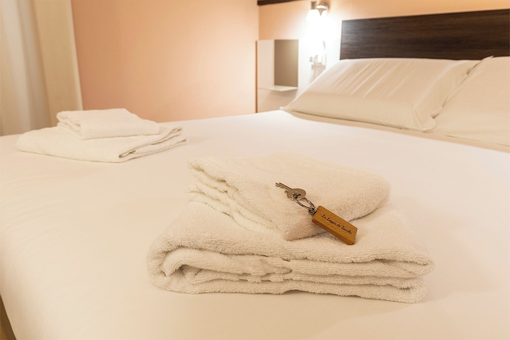 Double Room, 1 Queen Bed, Non Smoking, Private Bathroom photo 2